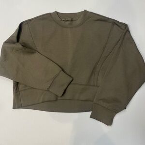 Green crewneck